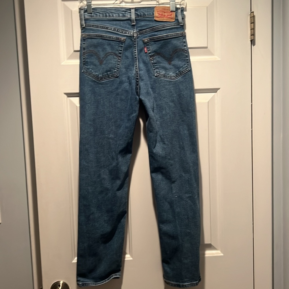 Levi’s Wedgie Straight Fit - Picture 2 of 3